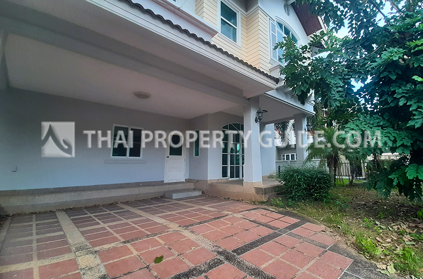 House with Shared Pool in Other 